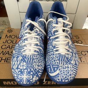 Cr7 air zoom indoor cleats